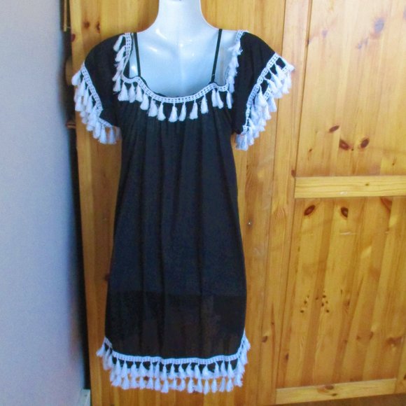 Boho Black & White Tassel Peasant Top NEW SM/MED - Picture 8 of 10